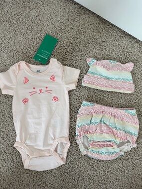 H&M 3 piece onesie set 2-4 months